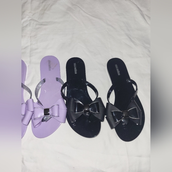 1 Melissa Flip Flops - Picture 3 of 5